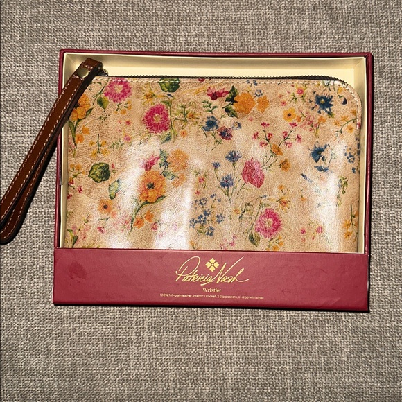 Patricia Nash Cassini Italian Leather Wristlet NIB